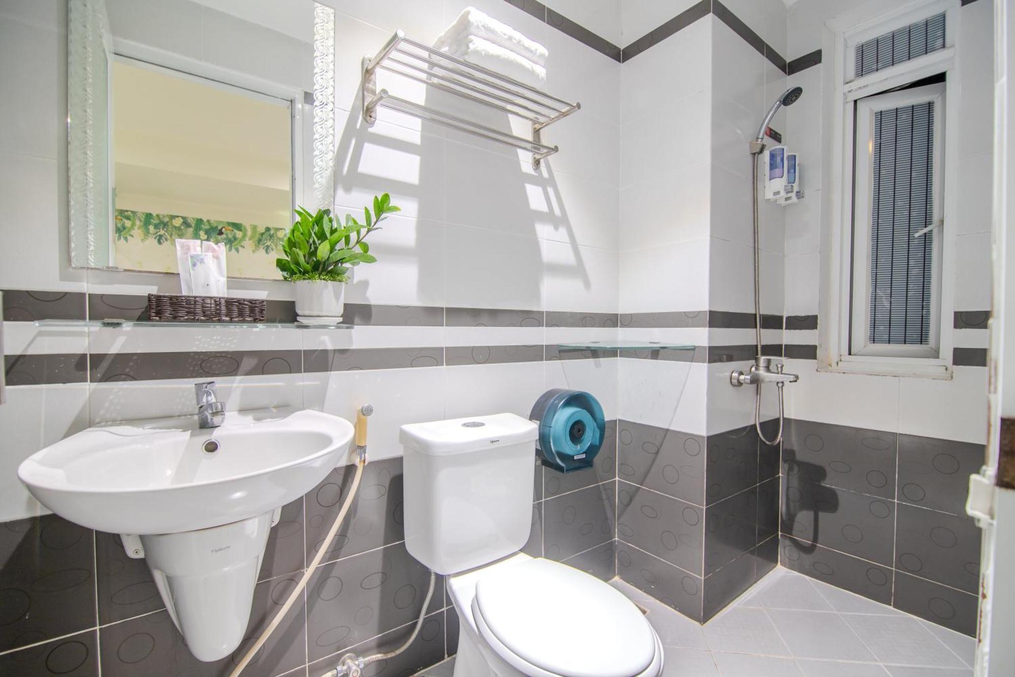 Bin Bin Hotel 5 - Near Lotte Mart D7 Ho Chi Minh-stad Buitenkant foto