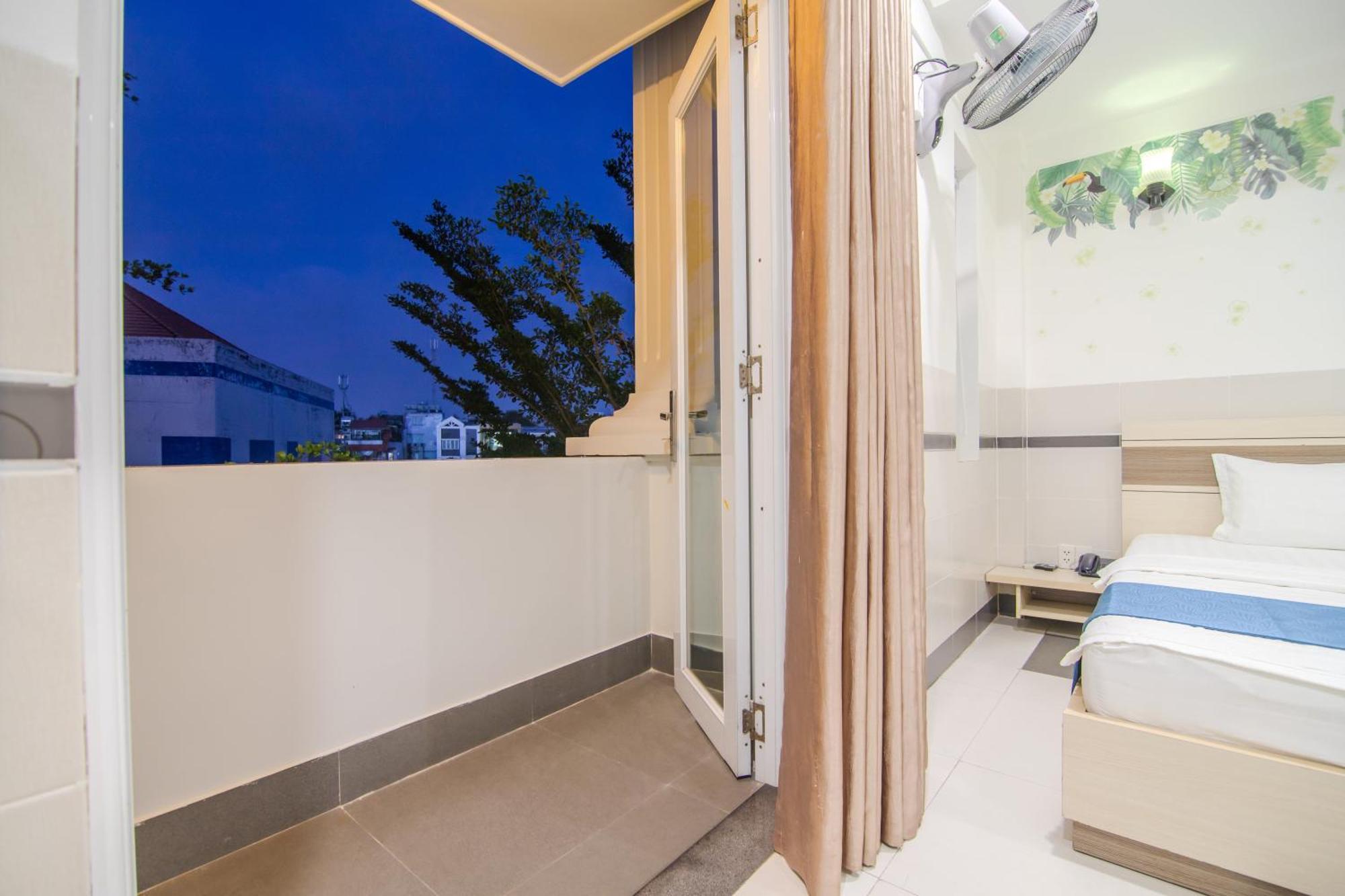 Bin Bin Hotel 5 - Near Lotte Mart D7 Ho Chi Minh-stad Buitenkant foto