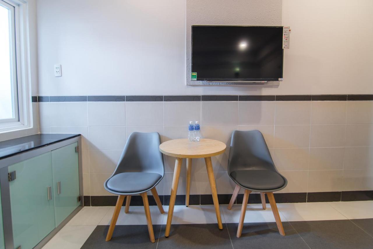Bin Bin Hotel 5 - Near Lotte Mart D7 Ho Chi Minh-stad Buitenkant foto